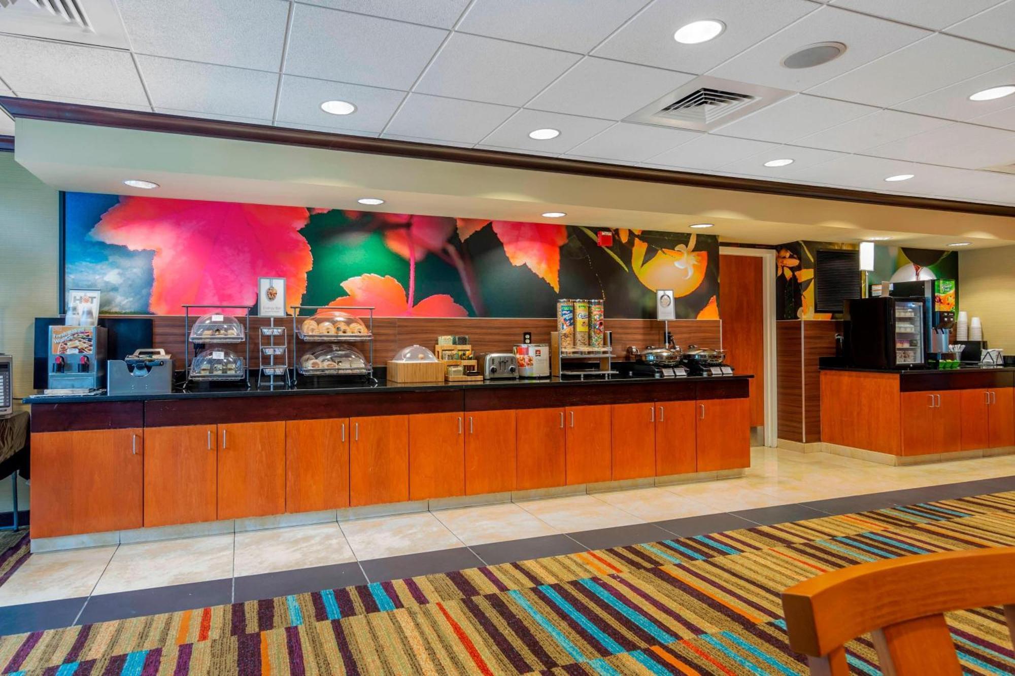 Fairfield Inn & Suites Hooksett Манчестер Экстерьер фото