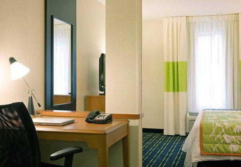 Fairfield Inn & Suites Hooksett Манчестер Экстерьер фото